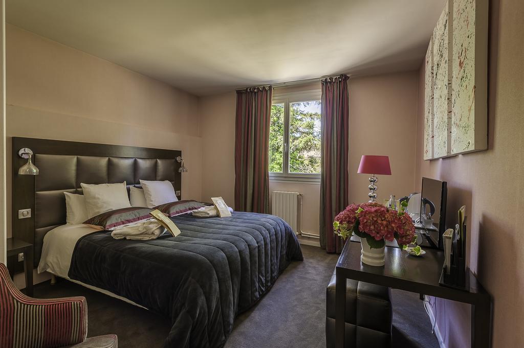 Logis Hotel - Restaurant Le Relais De Comodoliac Сен-Жуньян Екстер'єр фото