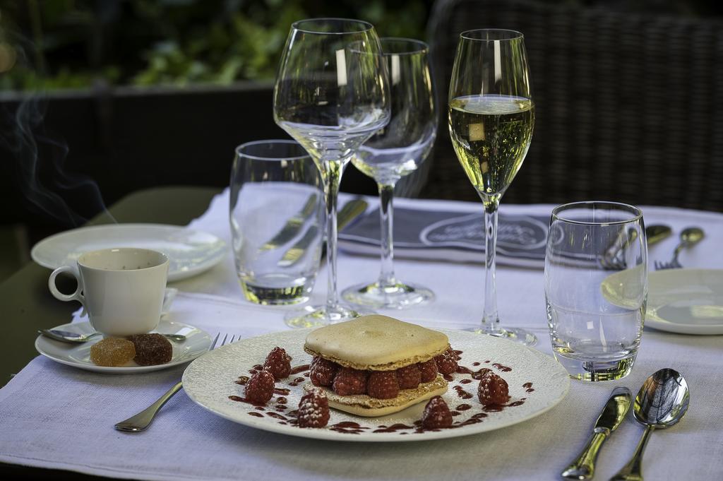Logis Hotel - Restaurant Le Relais De Comodoliac Сен-Жуньян Екстер'єр фото