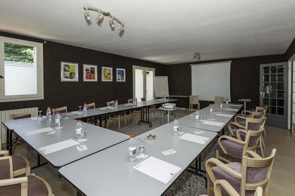 Logis Hotel - Restaurant Le Relais De Comodoliac Сен-Жуньян Екстер'єр фото