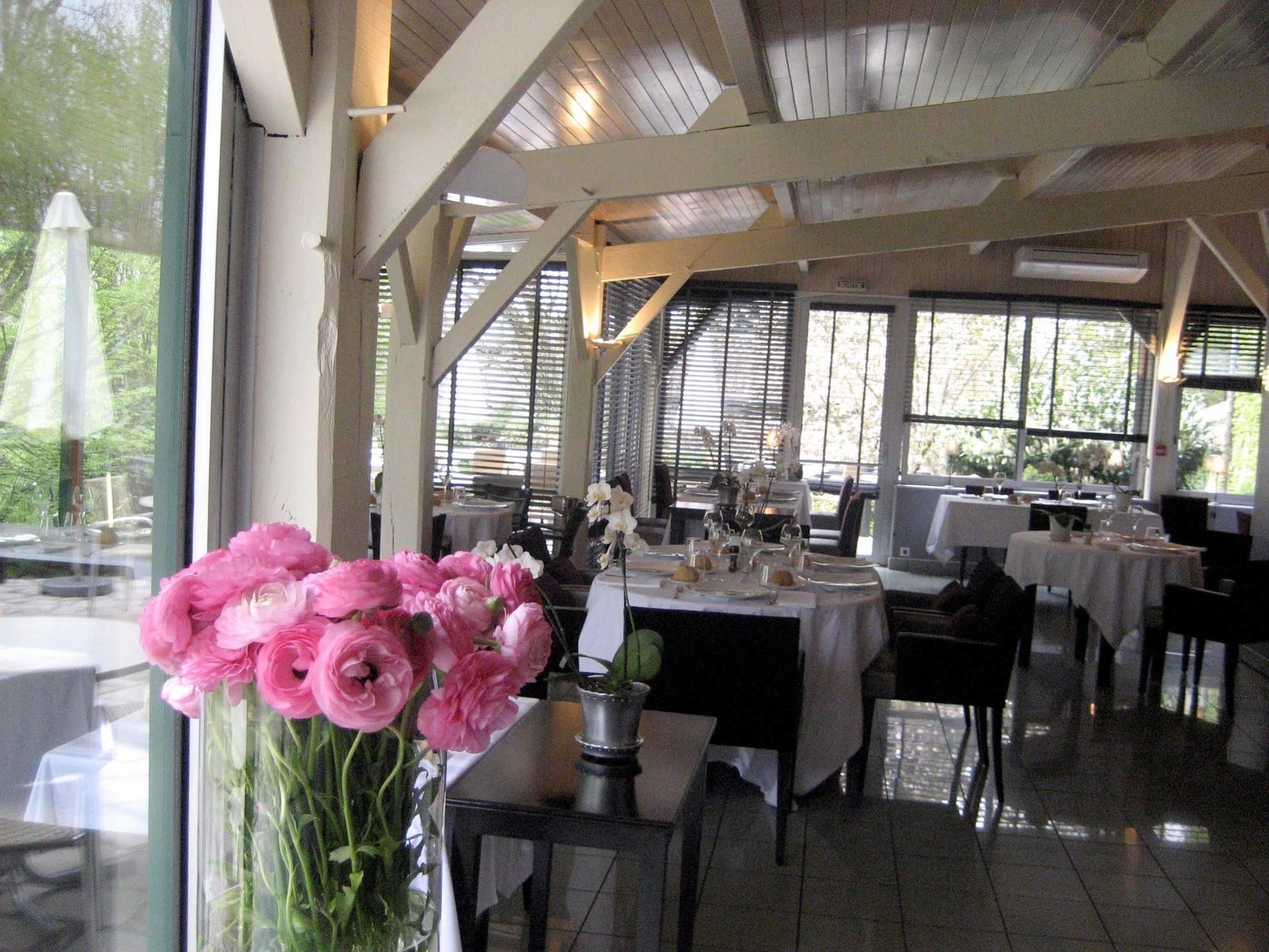 Logis Hotel - Restaurant Le Relais De Comodoliac Сен-Жуньян Екстер'єр фото