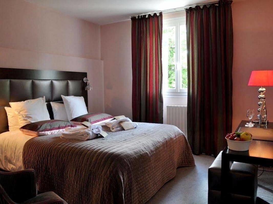 Logis Hotel - Restaurant Le Relais De Comodoliac Сен-Жуньян Екстер'єр фото